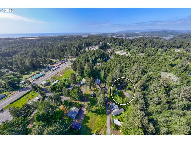 5198 GRAND Ave, Florence, OR 97439