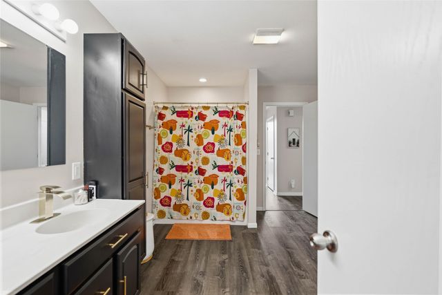 524 E 3rd Street S, Newton, IA 50208