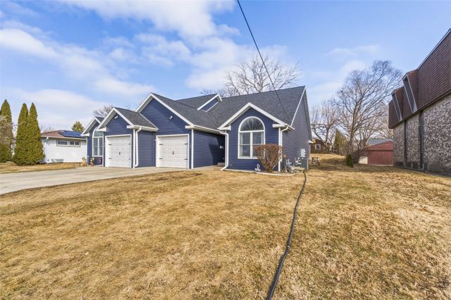 524 E 3rd Street S, Newton, IA 50208