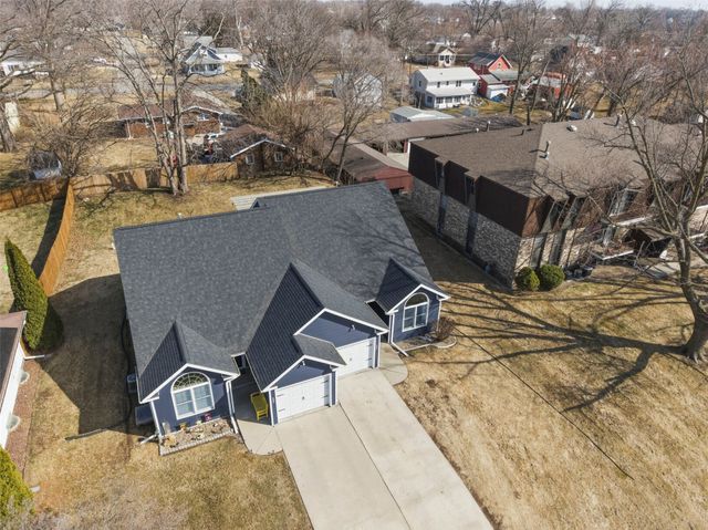 524 E 3rd Street S, Newton, IA 50208
