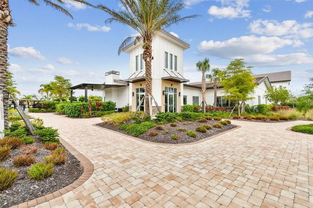 17817 PASTURELAND AVENUE, Lakewood Ranch, FL 34211