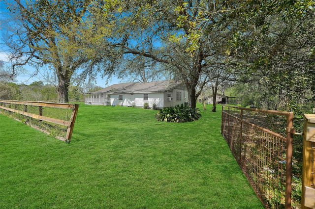 279 County Road 2363 E, Hardin, TX 77575