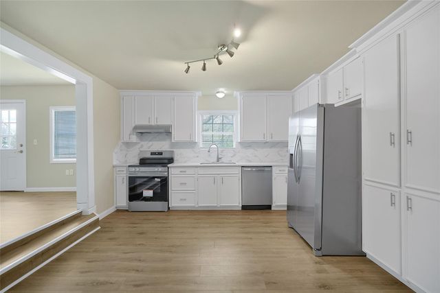 279 County Road 2363 E, Hardin, TX 77575