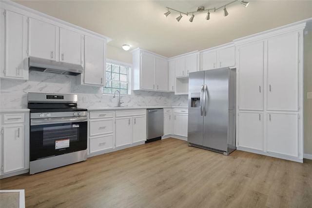 279 County Road 2363 E, Hardin, TX 77575