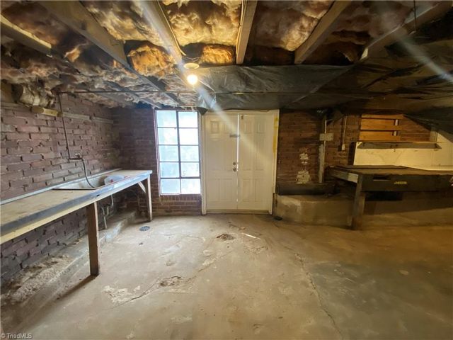 1216 Ford Street, Winston-salem, NC 27103