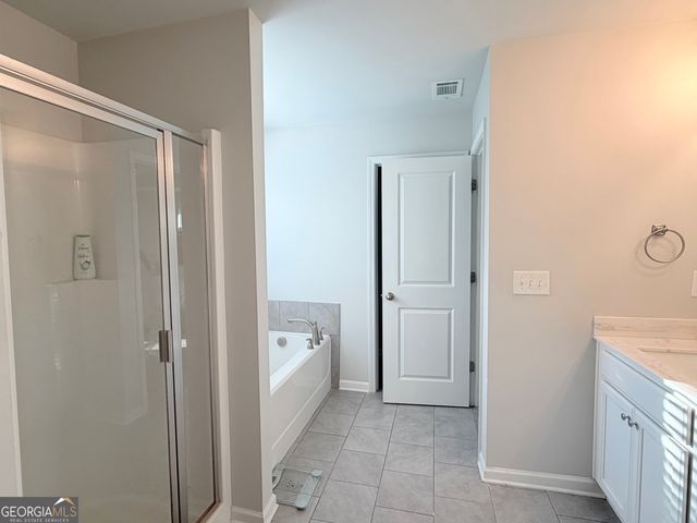 1040 Shadow Glen Drive, Fairburn, GA 30213