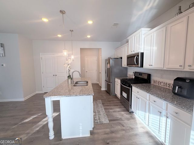 1040 Shadow Glen Drive, Fairburn, GA 30213