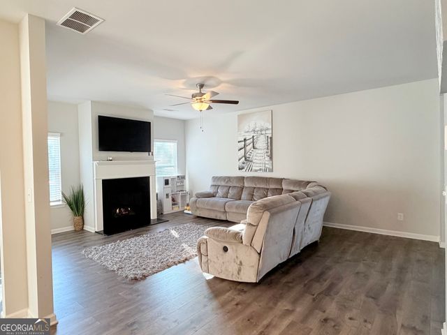 1040 Shadow Glen Drive, Fairburn, GA 30213