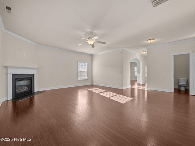 402 Boathouse Court, Swansboro, NC 28584