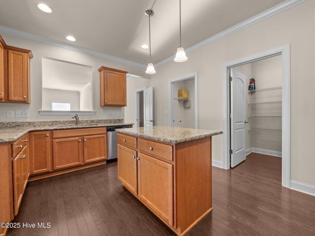 402 Boathouse Court, Swansboro, NC 28584