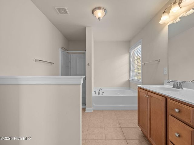 402 Boathouse Court, Swansboro, NC 28584