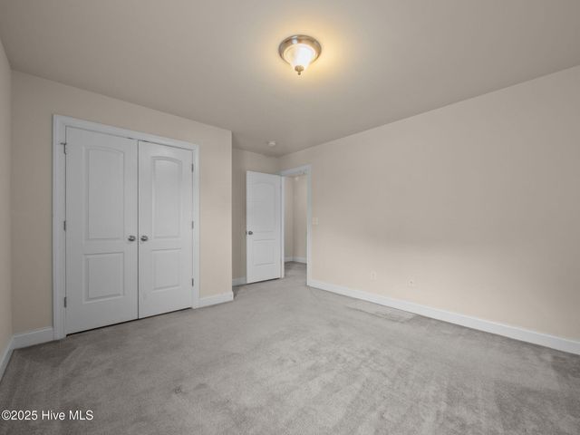 402 Boathouse Court, Swansboro, NC 28584