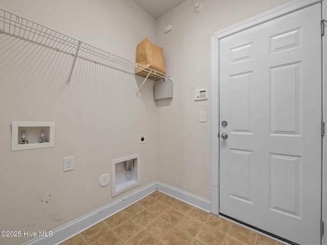 402 Boathouse Court, Swansboro, NC 28584