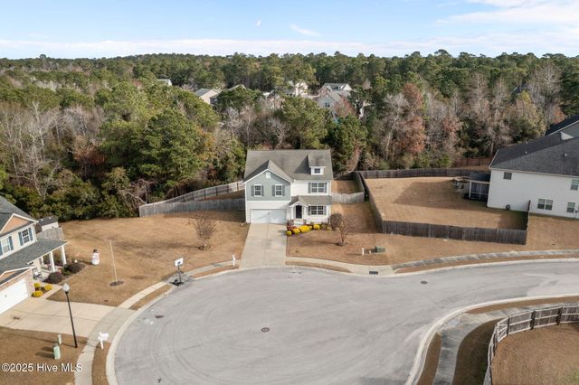 402 Boathouse Court, Swansboro, NC 28584