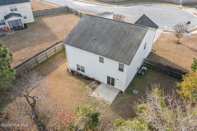 402 Boathouse Court, Swansboro, NC 28584