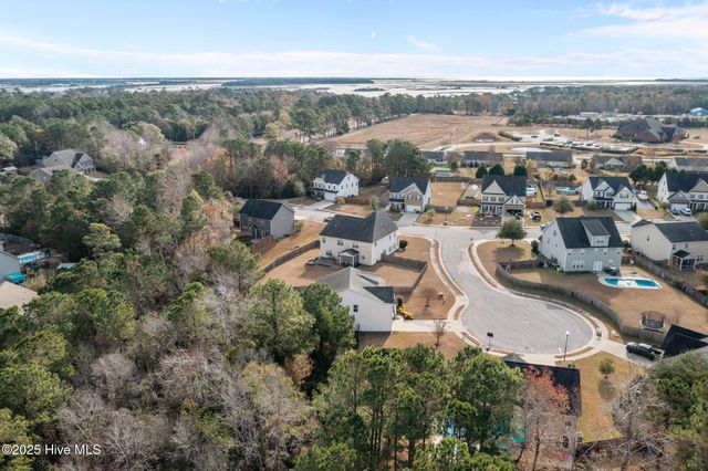 402 Boathouse Court, Swansboro, NC 28584