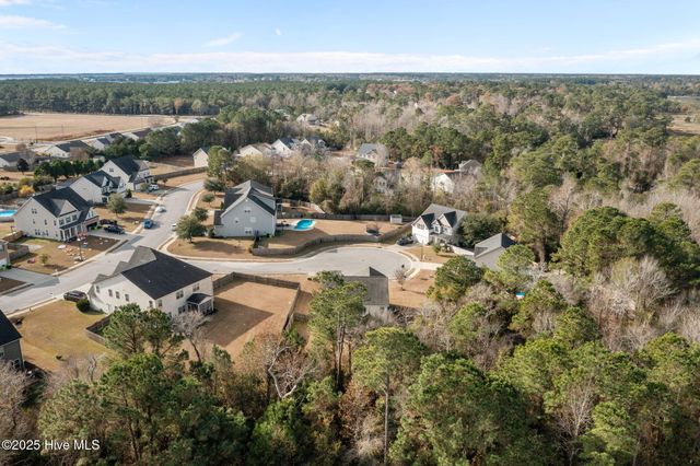 402 Boathouse Court, Swansboro, NC 28584