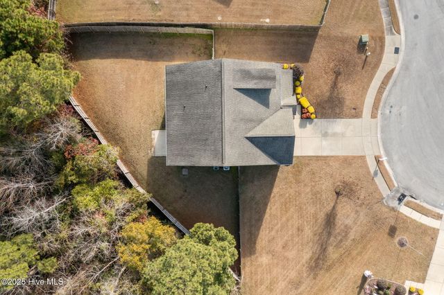 402 Boathouse Court, Swansboro, NC 28584