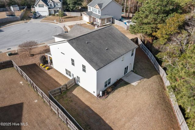 402 Boathouse Court, Swansboro, NC 28584