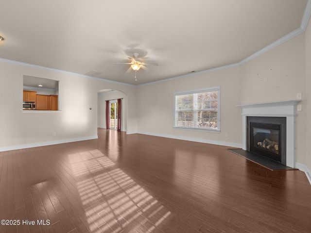 402 Boathouse Court, Swansboro, NC 28584