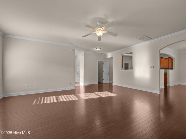 402 Boathouse Court, Swansboro, NC 28584