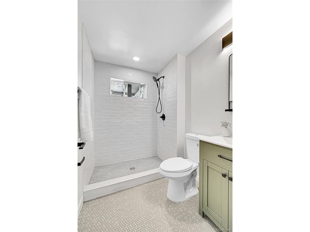 936 Yates St, Denver, CO 80204