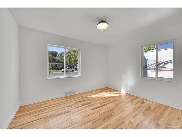 936 Yates St, Denver, CO 80204