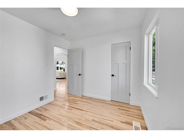 936 Yates St, Denver, CO 80204