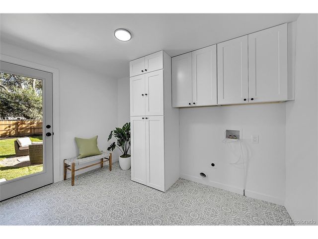 936 Yates St, Denver, CO 80204