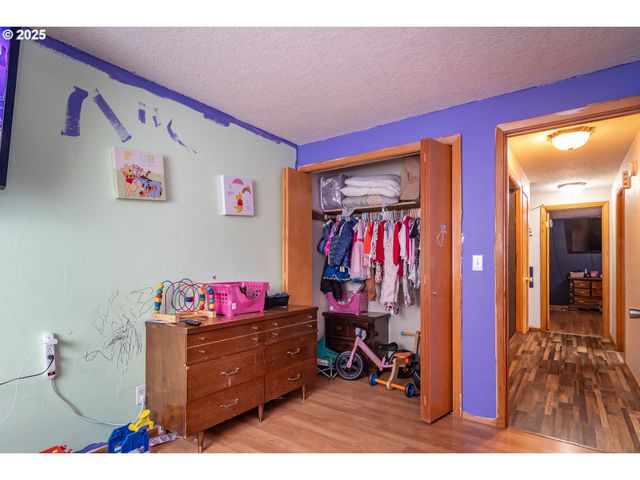 1785 Nw GROVE St, Roseburg, OR 97471