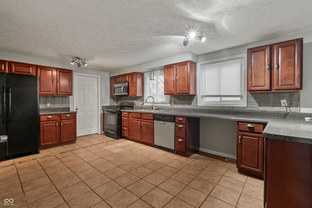 2921 N Sheffield Drive, Indianapolis, IN 46229