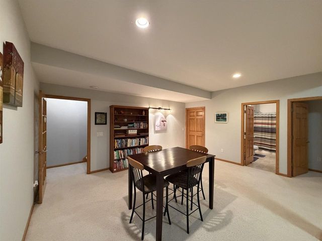 605 Nightingale Lane, Cottage Grove, WI 53527