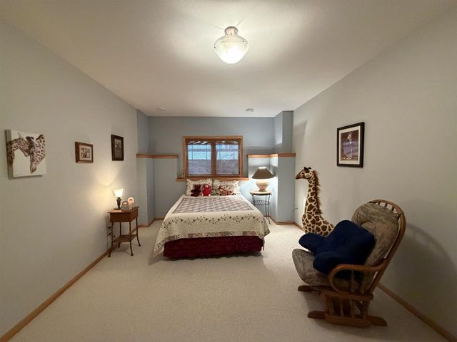 605 Nightingale Lane, Cottage Grove, WI 53527