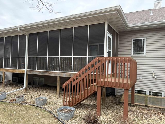 605 Nightingale Lane, Cottage Grove, WI 53527