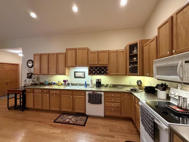 605 Nightingale Lane, Cottage Grove, WI 53527