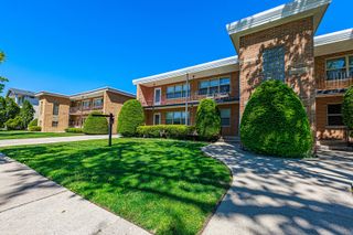 1235 Homestead Road E, La Grange Park, IL 60526