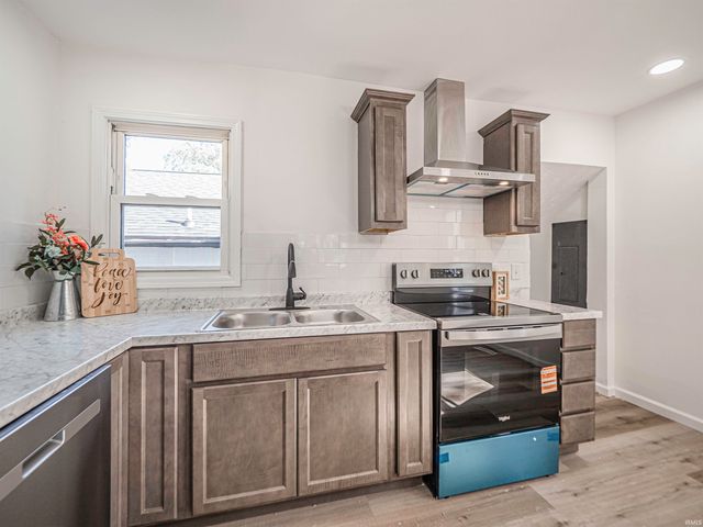 3600 Waggoner Avenue, Evansville, IN 47714