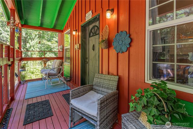 600 N Beacon point Loop N, Lilliwaup, WA 98555