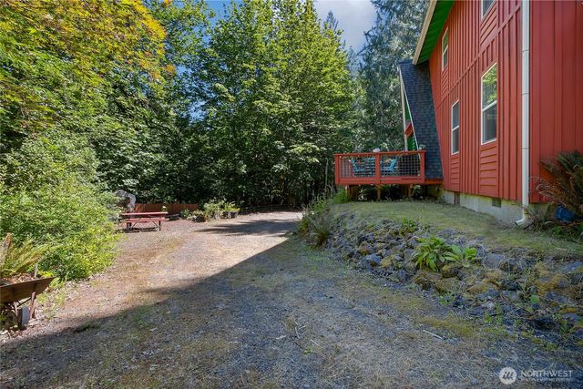 600 N Beacon point Loop N, Lilliwaup, WA 98555