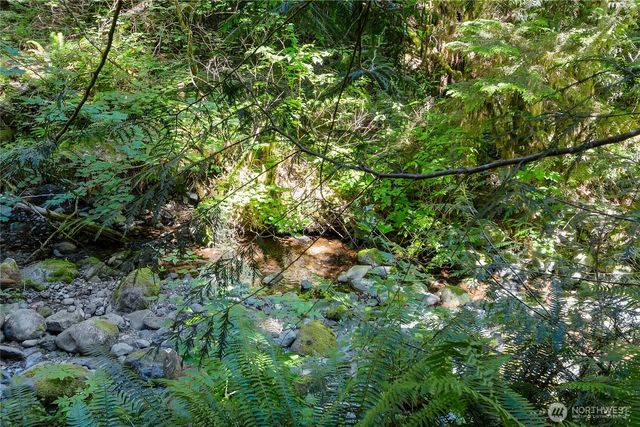 600 N Beacon point Loop N, Lilliwaup, WA 98555