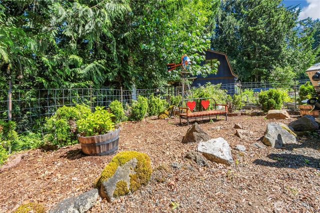 600 N Beacon point Loop N, Lilliwaup, WA 98555