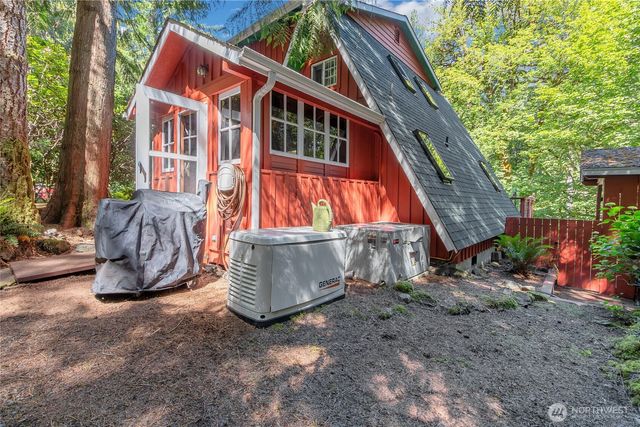 600 N Beacon point Loop N, Lilliwaup, WA 98555