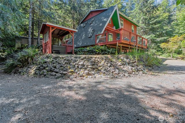 600 N Beacon point Loop N, Lilliwaup, WA 98555
