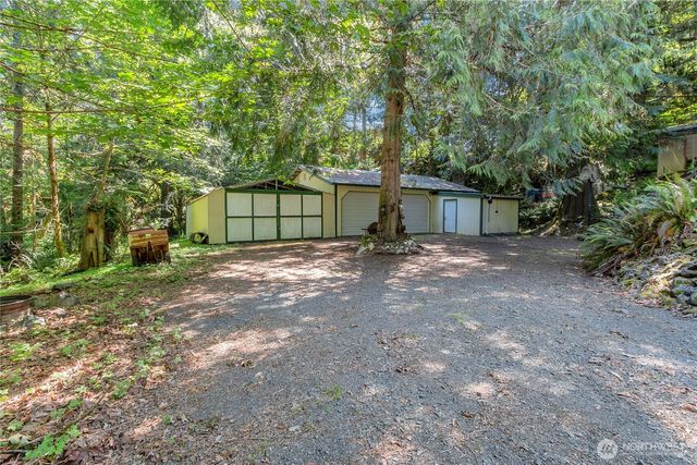 600 N Beacon point Loop N, Lilliwaup, WA 98555