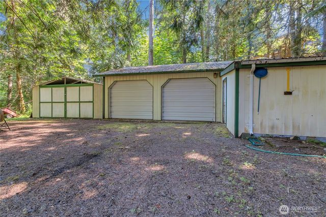 600 N Beacon point Loop N, Lilliwaup, WA 98555