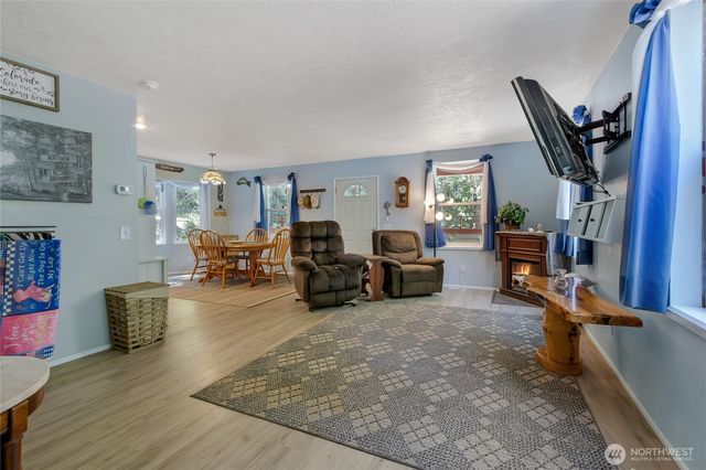 600 N Beacon point Loop N, Lilliwaup, WA 98555