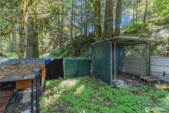 600 N Beacon point Loop N, Lilliwaup, WA 98555