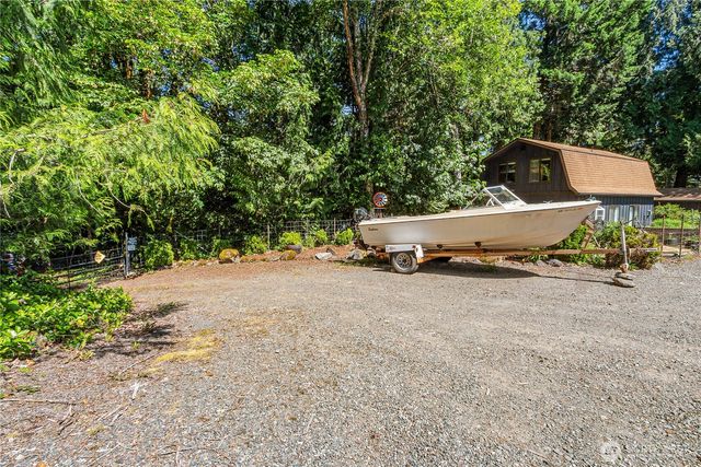 600 N Beacon point Loop N, Lilliwaup, WA 98555