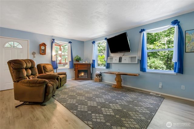 600 N Beacon point Loop N, Lilliwaup, WA 98555