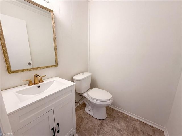 2902 Saint Marks Road E, Winston-salem, NC 27103